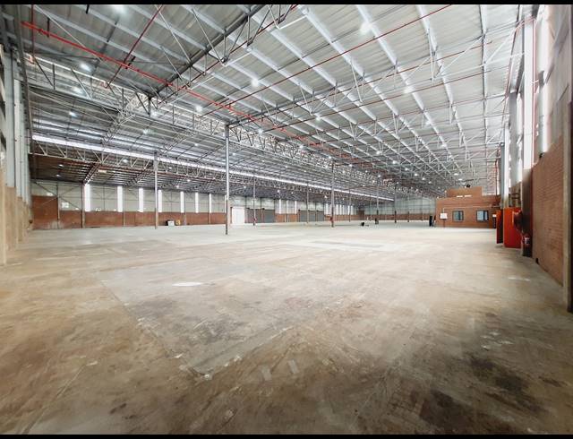 4,892M² WAREHOUSE TO LET IN POMONA